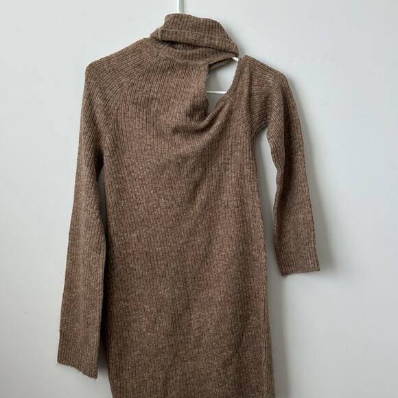 Camila Coelho Emelia in Beige Wool Blend Mini Sweater Dress Size: S - Picture 5 of 6